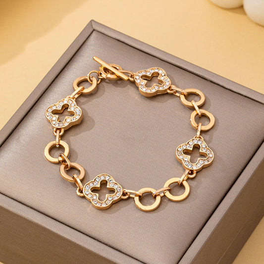 Golden Clover Sparkle Link Bracelet