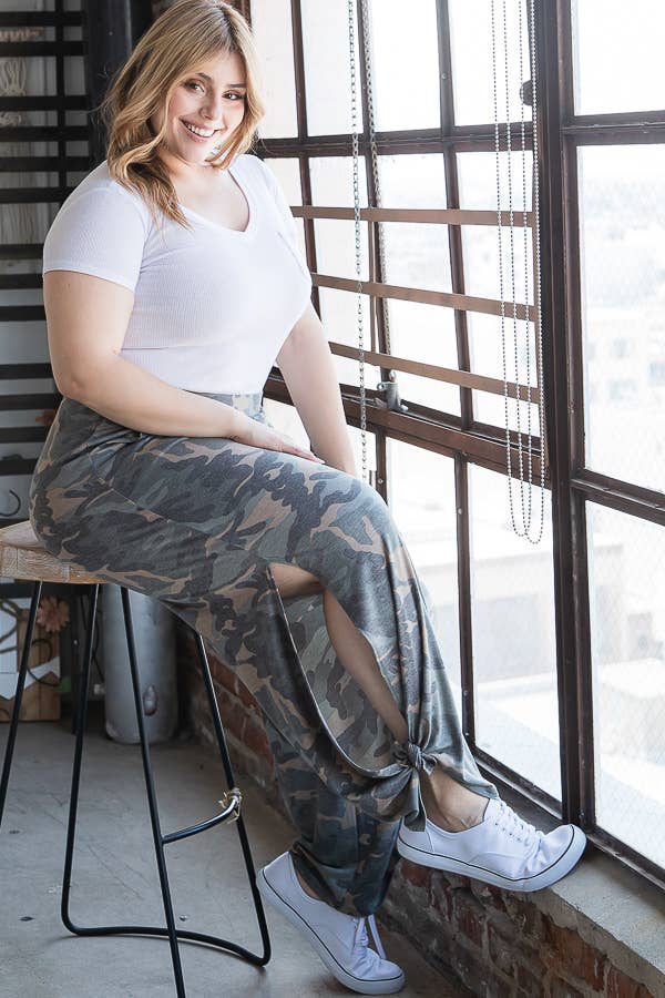 [PLUS SIZE] Camo Print Plus-Size Women's Pants P3585XL