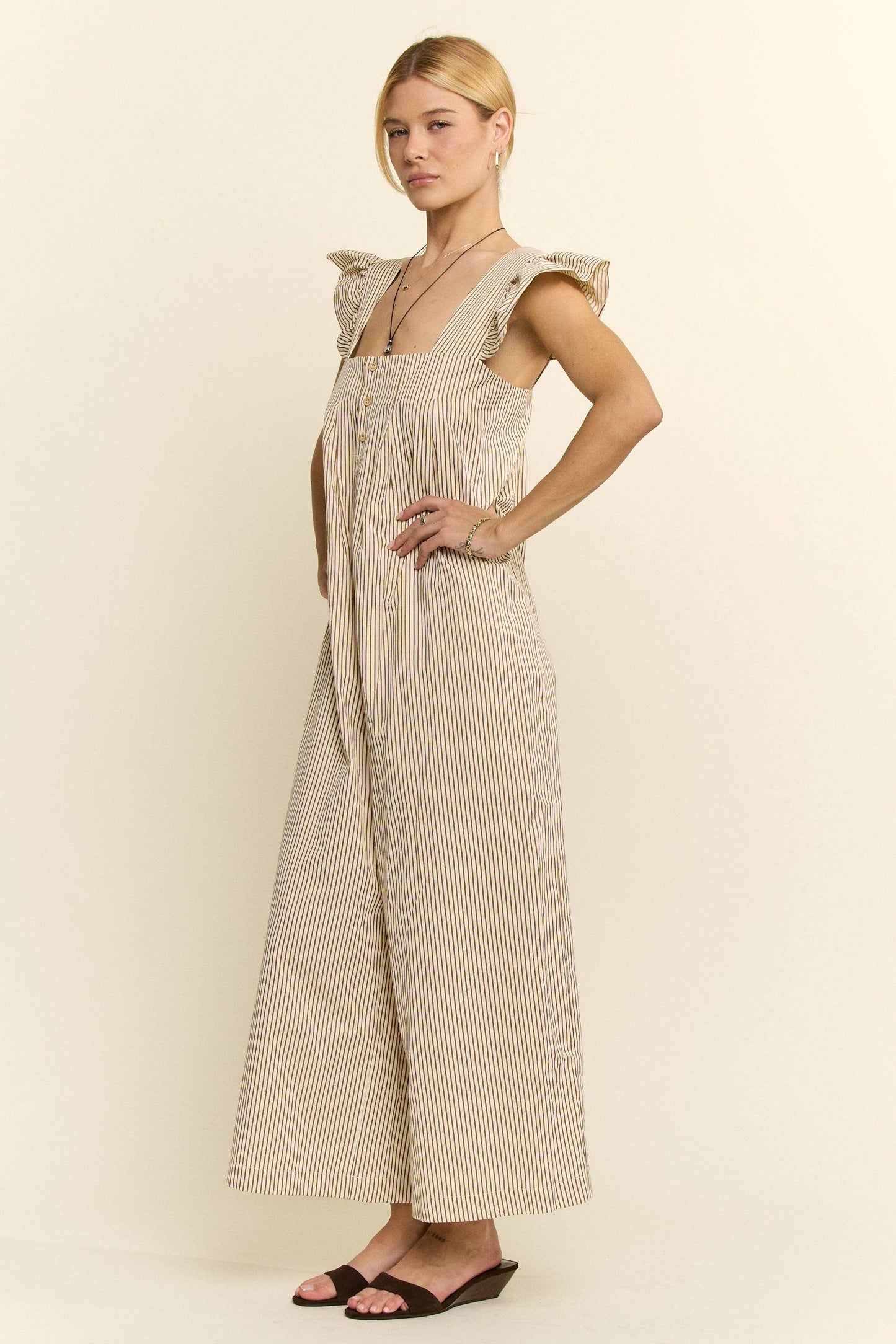 STRIPE SLEEVELESS RUFFLE JUMPSUIT