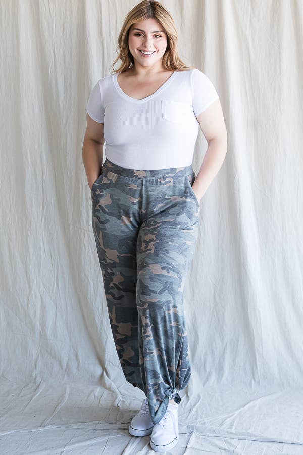 [PLUS SIZE] Camo Print Plus-Size Women's Pants P3585XL