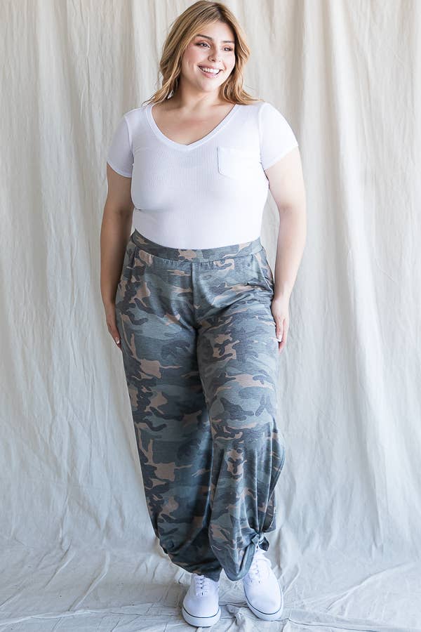 [PLUS SIZE] Camo Print Plus-Size Women's Pants P3585XL